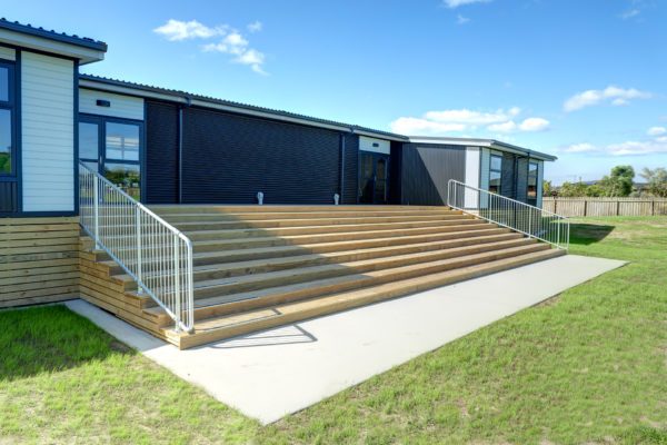 Tahatai Coast School